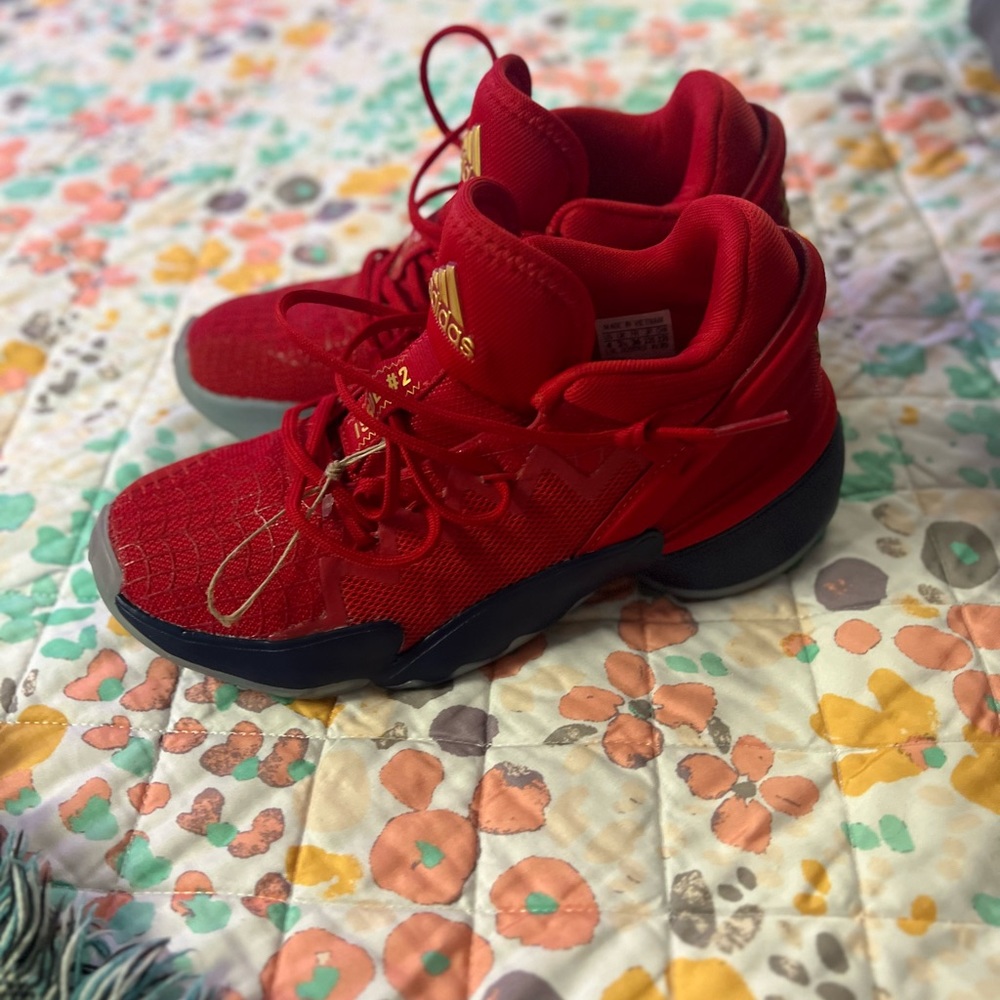 Boy adidas Spider-Man shoes my kid only try on brand new, no tag no box size 4Y